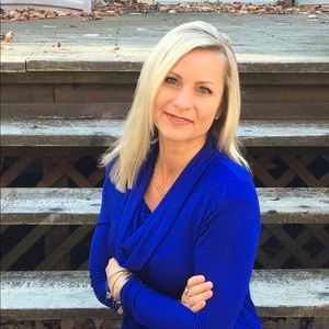 Meet your Posher, Carey